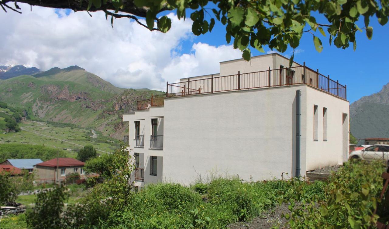 Milky Way Hotell Kazbegi Eksteriør bilde