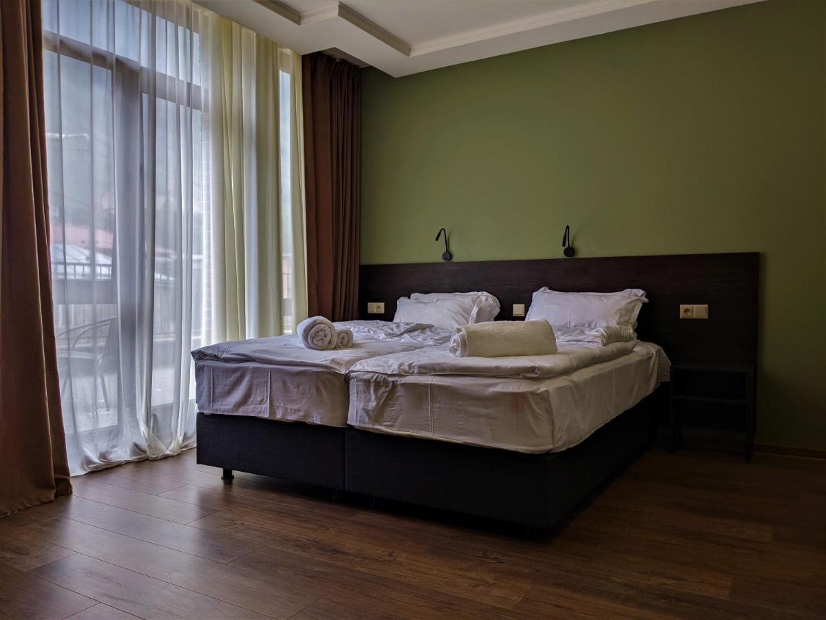 Milky Way Hotell Kazbegi Eksteriør bilde